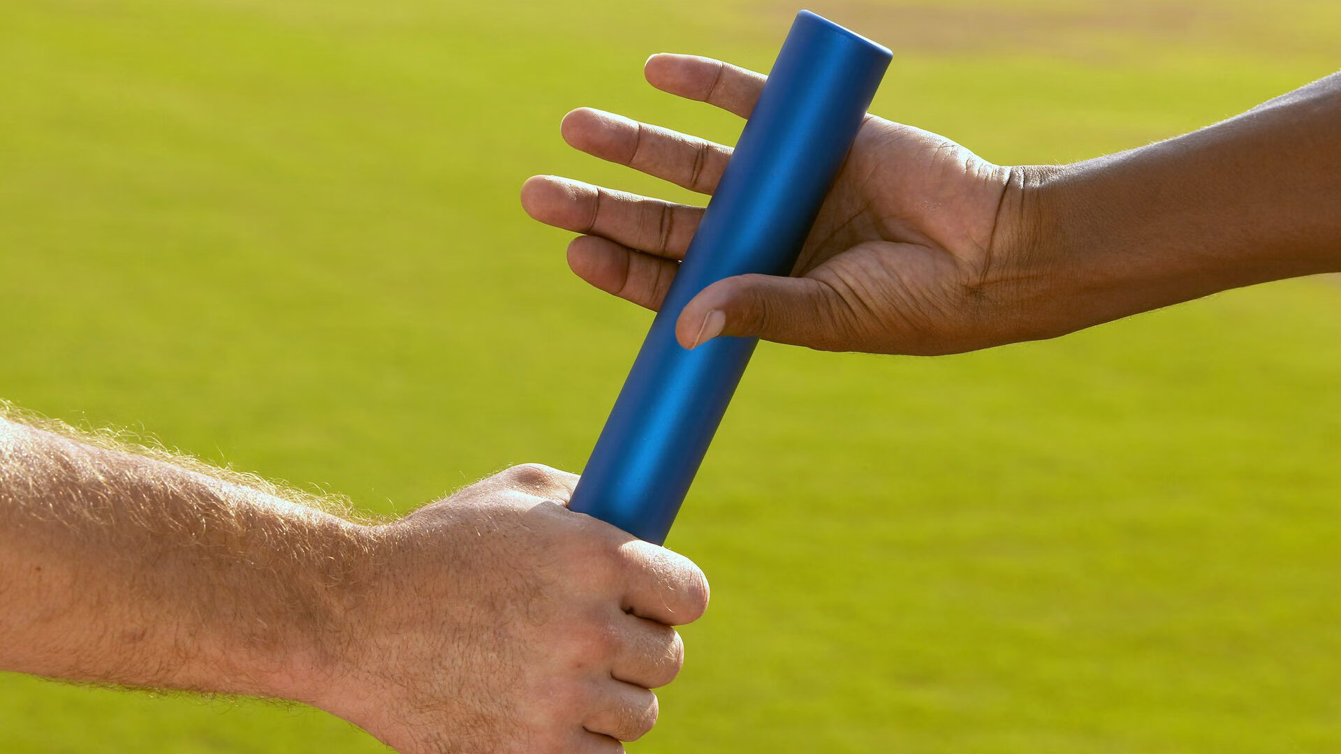 激烈角逐!全国田径锦标赛接力赛上演巅峰对决